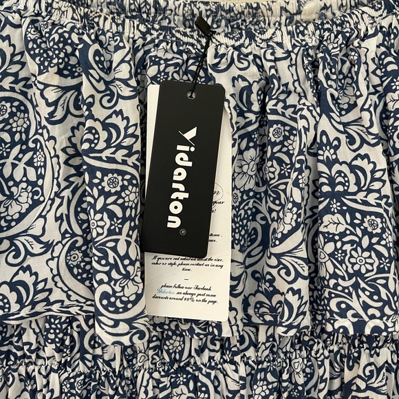 Navy and white strapless long dress. Size medium. - Picture 2 of 6